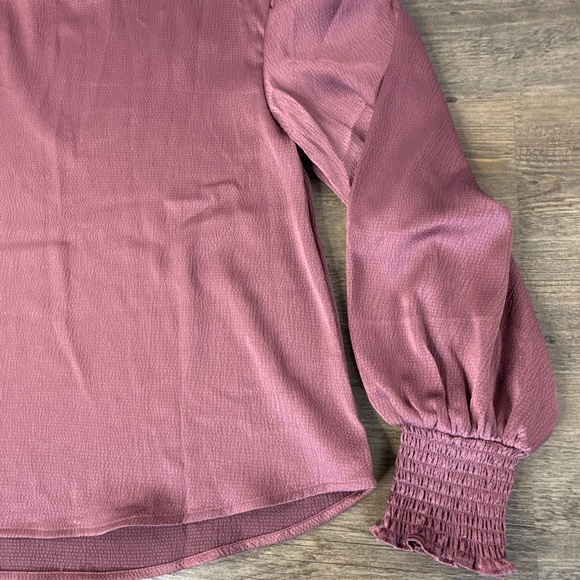 Blu Pepper Women’s Dusty Rose V-Neck Silky Puffy Sleeve Blouse, size Small - Picture 12 of 12